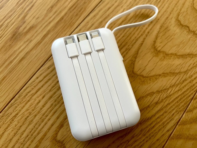 モバイルバッテリー_USBケーブル.jpg
