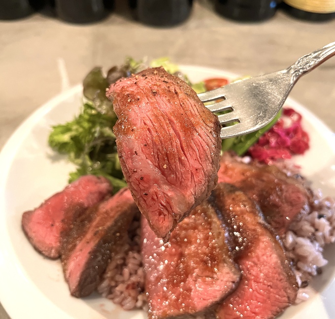 牛イチボローストビーフプレート２.JPG