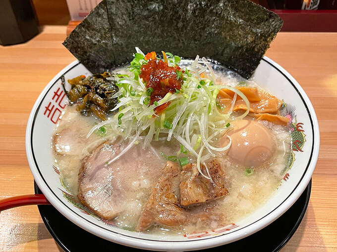 即リピ必至!2024年11月オープンの“豪華系”【ラーメン】「深夜でもスルー厳禁」「罪悪感に勝る旨さ」【替玉ジョニー】をレポ!