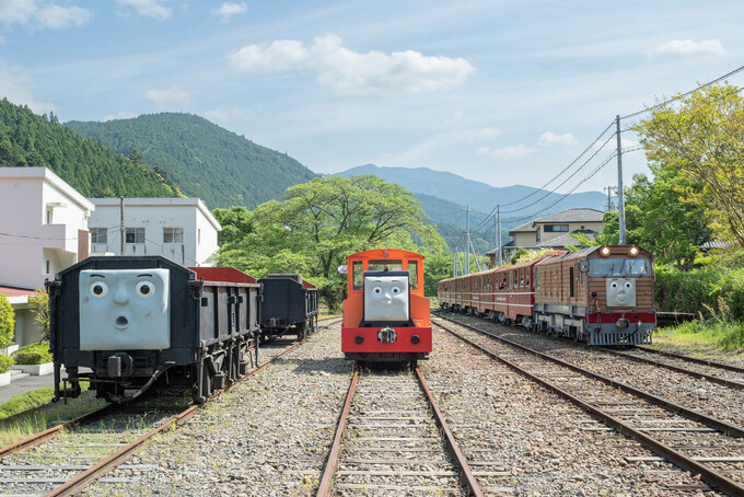 007_troublesome trucks&Rusty&toby.jpg