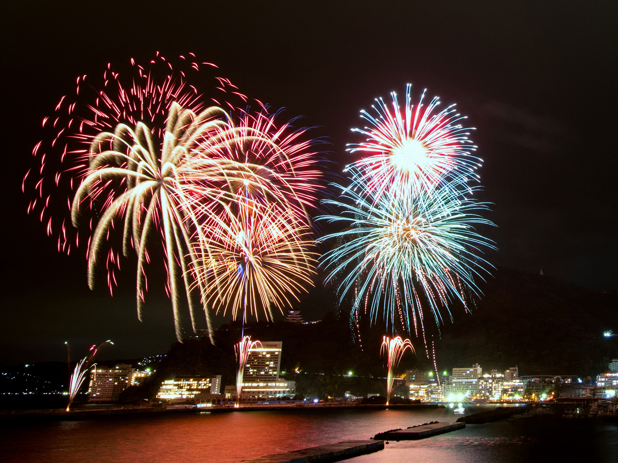 熱海海上花火大会【2026年春】