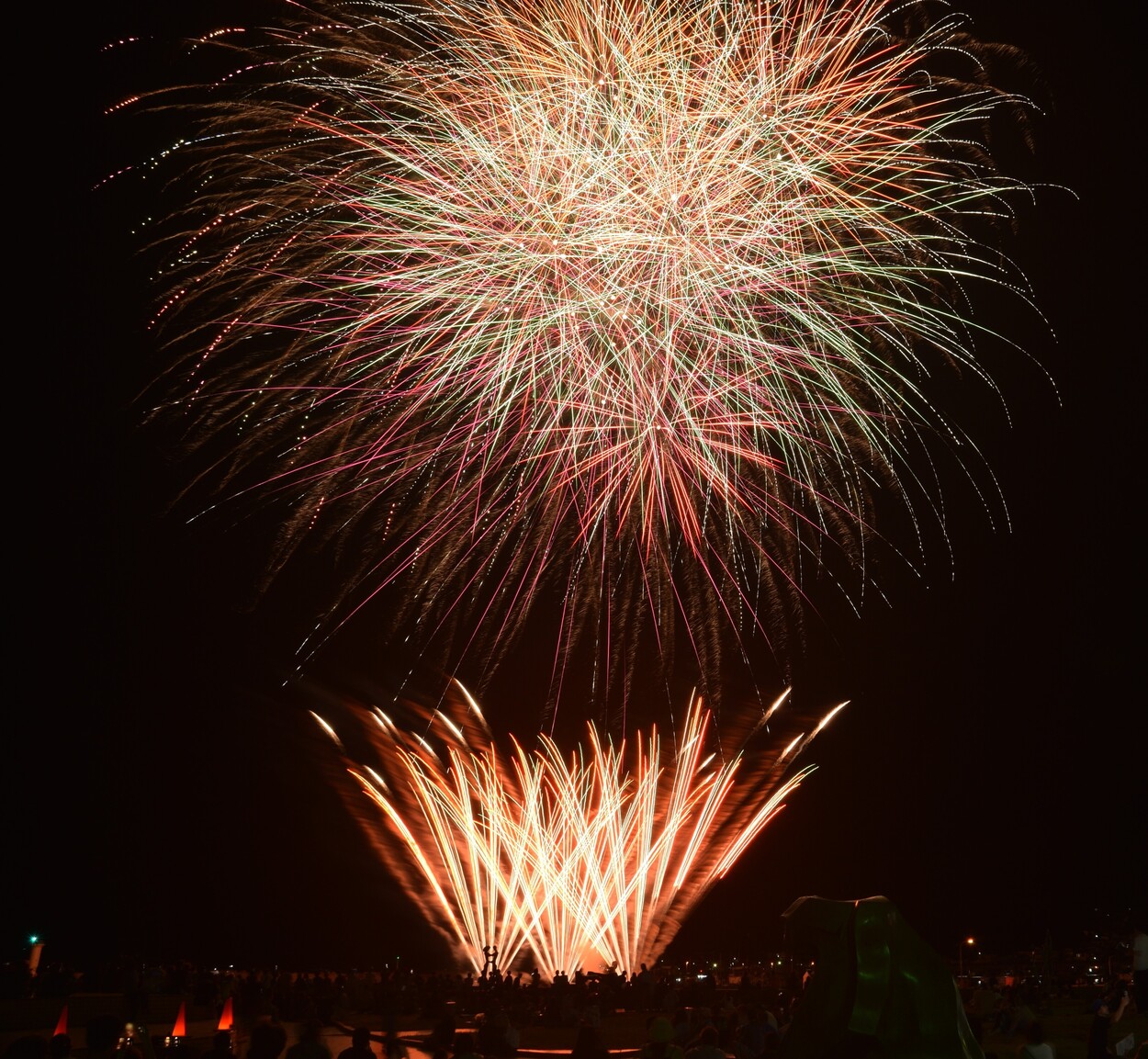 伊東温泉湯けむり花火